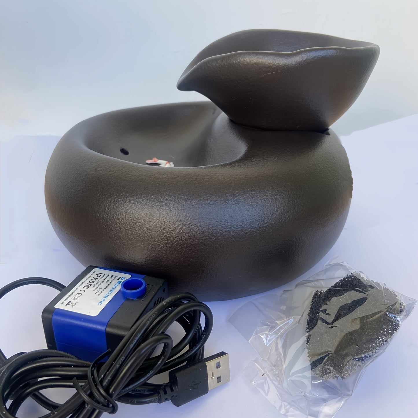 [Automatic Pet Water Dispenser] USB-Powered Automatic Pet Water Dispenser with Replaceable Filter | Modern Blue Design with White Accents, Hygienic Water Bowl for Cats & Dogs, No Battery Needed, Cat Water Fountain, Pet Hydrat